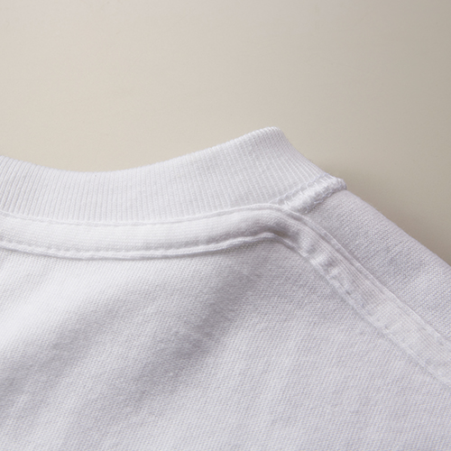 United Athle 5.6オンスハイクオリティーTシャツ ADULT SIZE 襟元