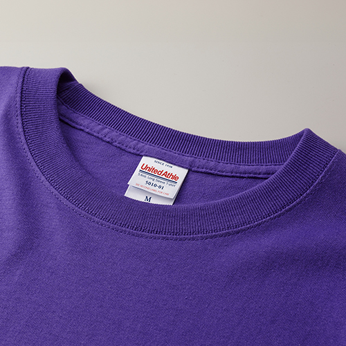 United Athle　5.6オンスロングスリーブTシャツ 襟元