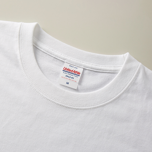United Athle　6.2オンスプレミアムTシャツ 襟元
